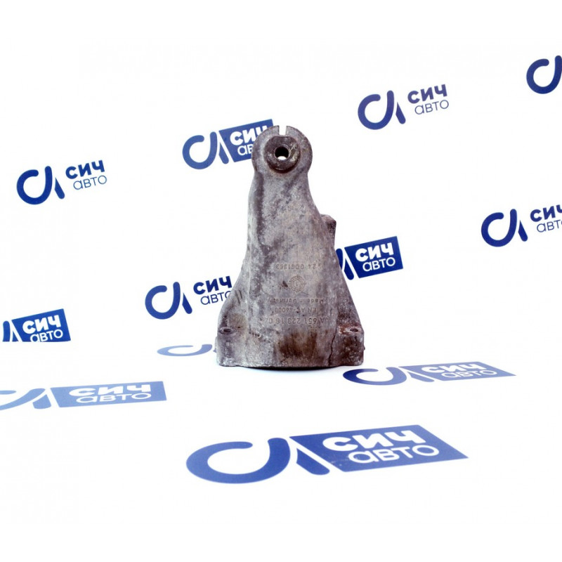 Кронштейн опоры двигателя (правый) MB Sprinter OM651 2009-2017 А6512231404