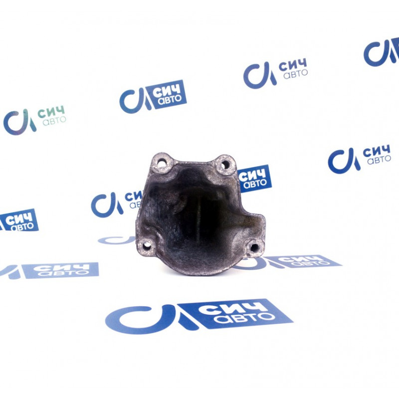 Кронштейн опоры двигателя (правый) MB Sprinter OM651 2009-2017 А6512231404