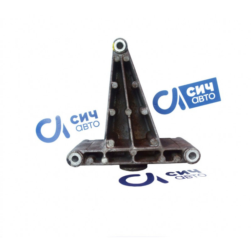 Кронштейн нижнего обводного ролика (обманка) MB Sprinter W906 ОМ646- OM651 А6112300342