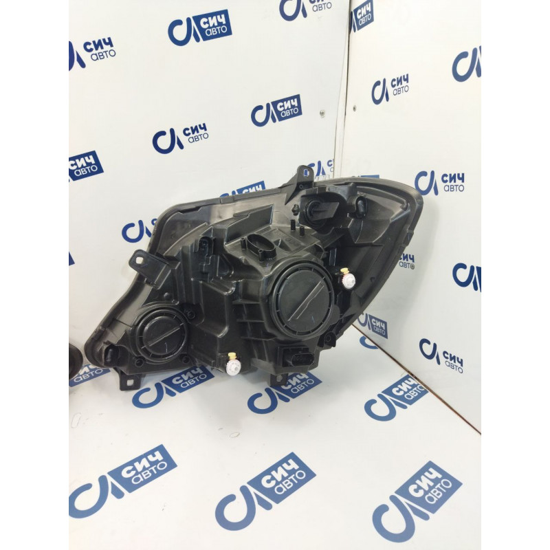 Фара правая (рестайлинг) Европа MB Sprinter W906 