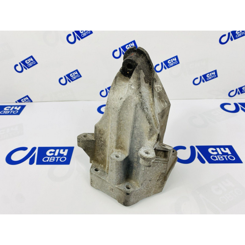 Кронштейн опоры двигателя (левый) MB Sprinter OM651 W906 2009-2017 А6512231304