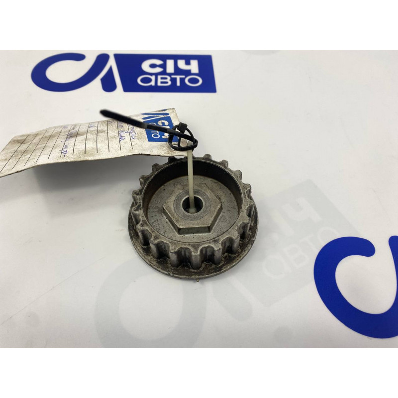 Шестерня промежуточного вала (привод генератора) VW Transporter T5 2.5 TDI 2003-2009 