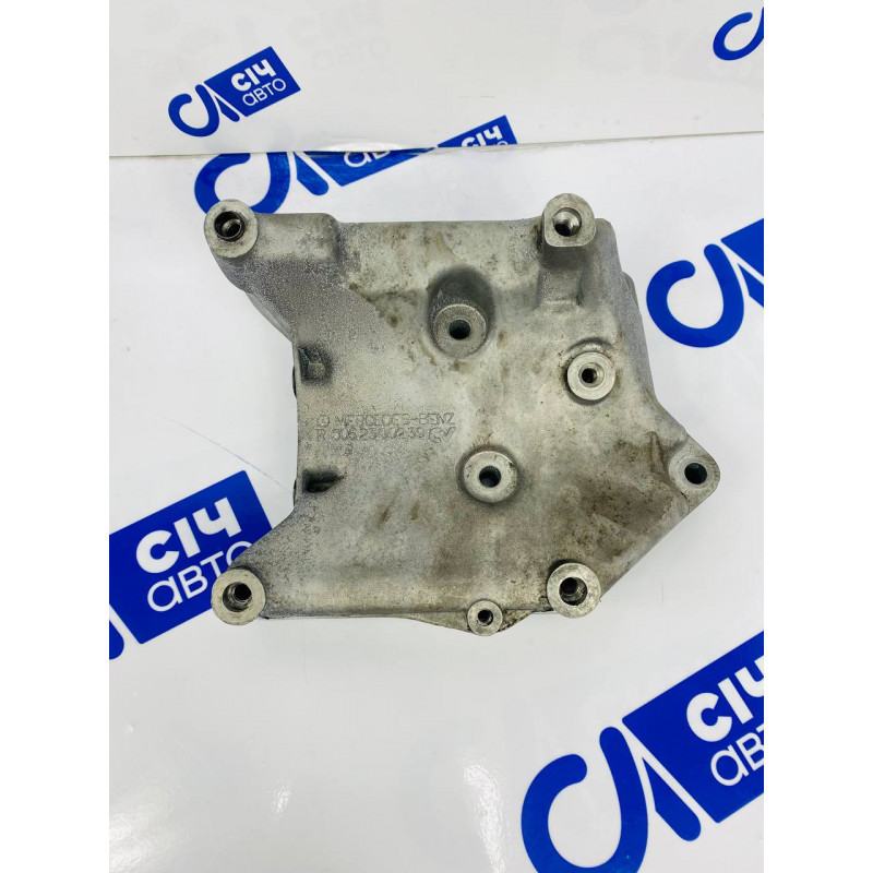 Кронштейн компрессора кондиционера 2.9 TDI MВ Sprinter 1996- 2000